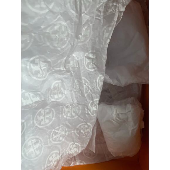 Tory Burch Shoe Box with Tissue Wrapping side - Picture 14 of 14